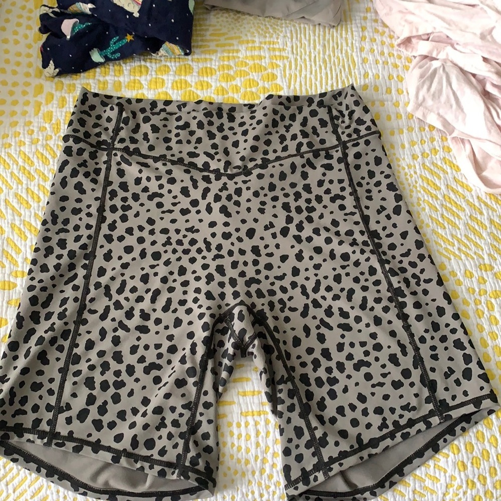 Balance Athletica snow leopard rider shorts